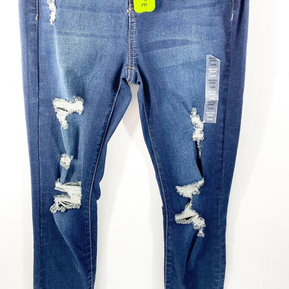 So Skinny Distressed Jeans Medium Dark Wash Blue Jeans Size 3 NWT - Picture 3 of 10